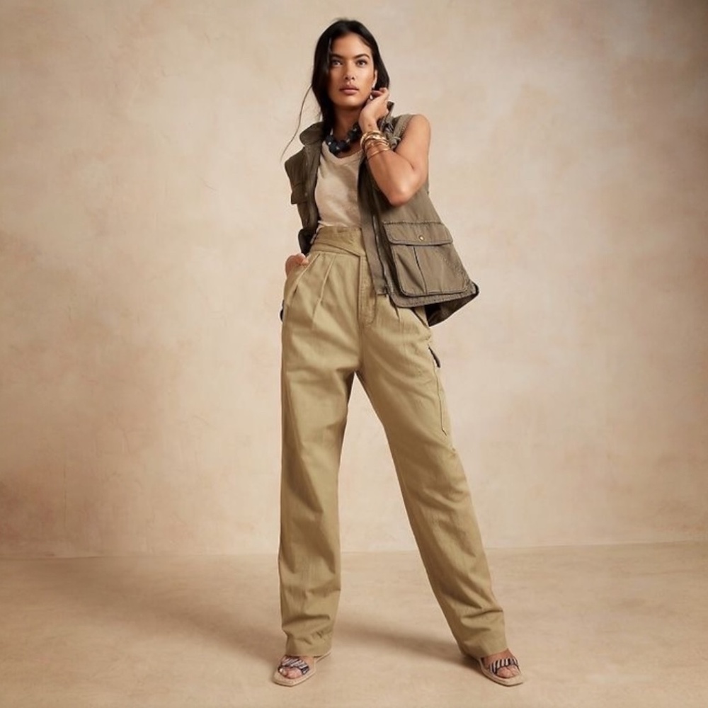 Banana Republic Heritage Explorer Pleated Pants Tan Khaki Size 20 Short